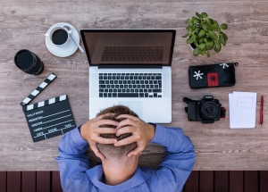 Raport PwC: Industria de media și divertisment din România își va contracta rata de creștere în 2020 din cauza pandemiei COVID-19